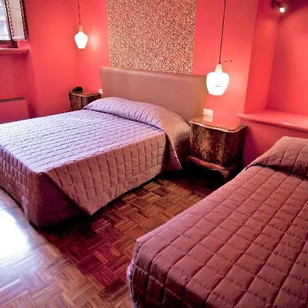 Hotel Diana