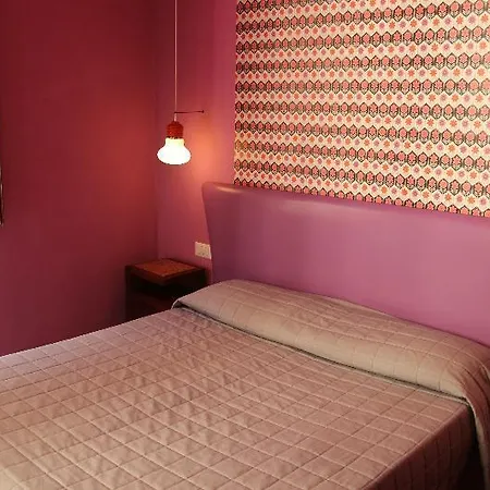 Diana Hotel 2*