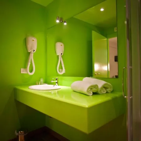 Diana Hotel 2*