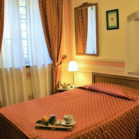Diana & Depandance Hotel 2*